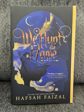 We Hunt the Flame by Hafsah Faizal - Paperback
